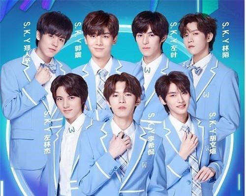 组合|UNINE李汶翰九月份的行程很忙,爱的大脑嘉羿变成了演员