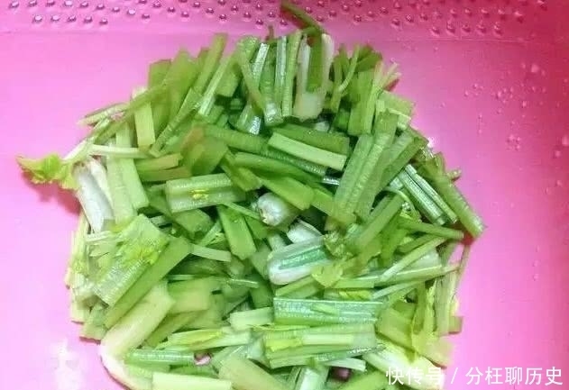 芹菜|芹菜和此物一起炒,清淡爽口,分分钟就可端上桌!