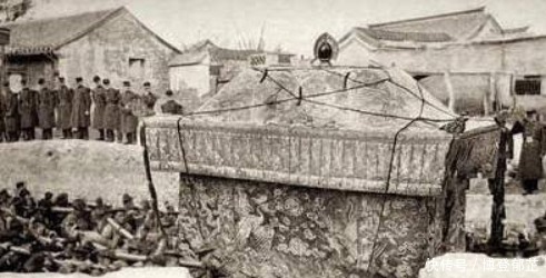 刘秀|毛主席最喜欢的开国皇帝,没有任何污点,死后将自己葬在烂泥下