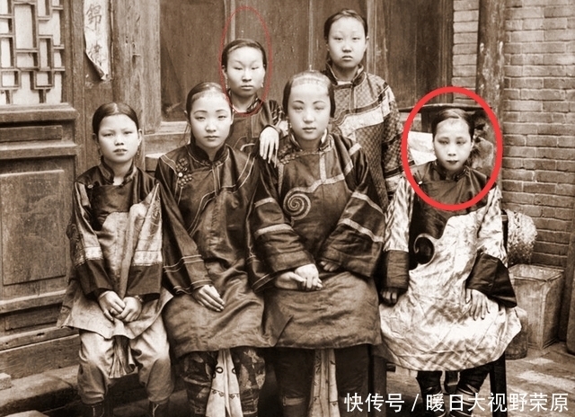 花船|百年前老照片: 晚清的花船你敢去吗? 最后一张左二真美