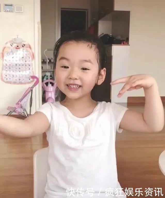 自导|董璇晒女儿跳舞视频，4岁小酒窝自编自导儿童舞，一字马太有范