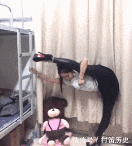 实在|GIF搞笑趣图: 好厉害的情侣, 这几个动作实在是高难度啊!