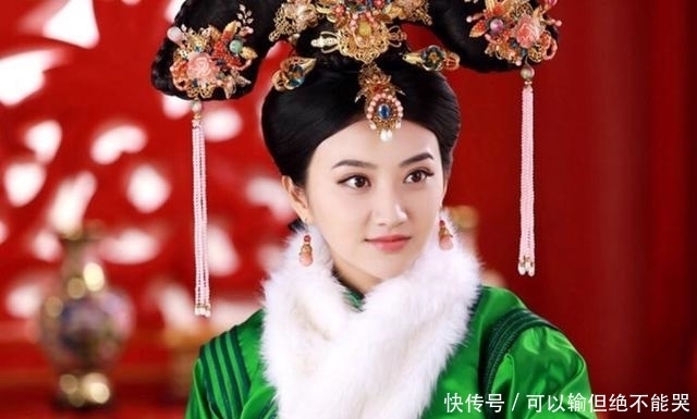 龙袍|她是历史上唯一穿着龙袍下葬的女子,衣服还是皇帝赏的