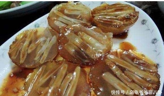 德信体育合川万人小龙虾火锅点燃“五一”文旅热