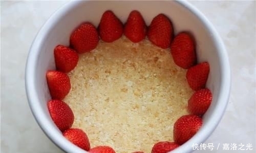 慕斯蛋糕|夏天最爱的草莓蛋糕,清爽细腻,配方升级,不用烤箱,零失败