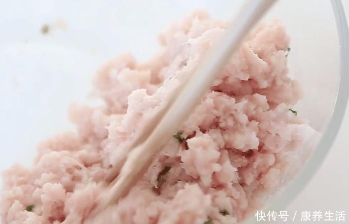 辅食|馒头搭配小米,不一样的主食美味,鲜香软嫩,孩子特爱吃的辅食