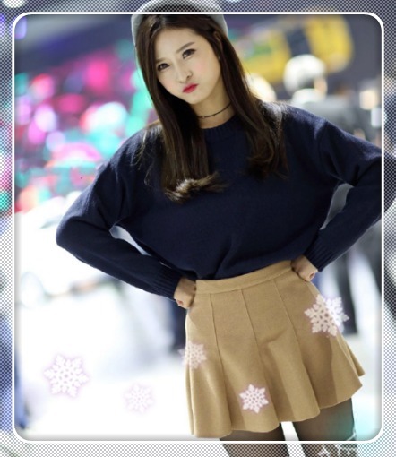 卷发|街拍迷人卷发的小姐姐,性感红唇丰腴身材,彰显不一样的美感