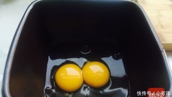  关键点|蒸鸡蛋羹，不要直接加水，记住2个关键，保证丝滑柔嫩又鲜美