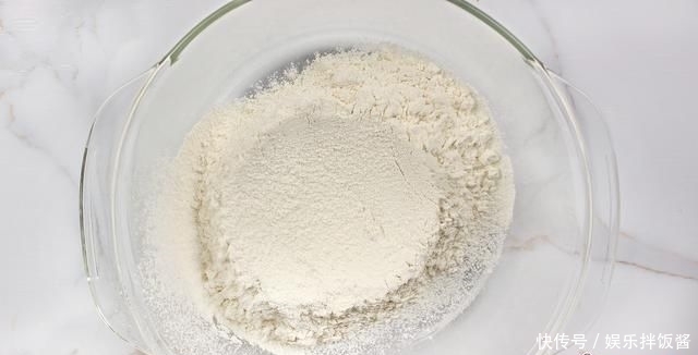 按步|自制甜点香草味泡芙，按步制作比蛋糕简单，零失误操作轻松完成