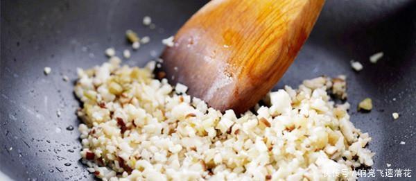 豆腐|吃了几十年豆腐,第一次看到这种吃法,锅盖一打开,我就饿了