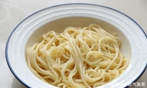 不腻|孩子就爱吃这面条,隔三差五总做一次,简单好做,总也吃不腻!