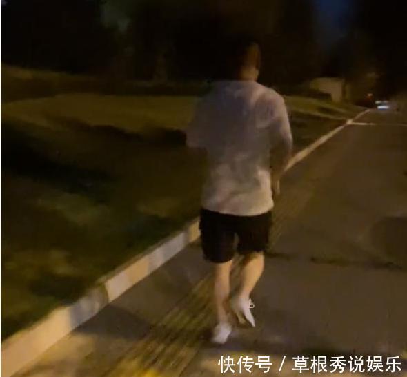  岳云鹏|岳云鹏在妻子骑单车督促下晚跑，看来这肥不减真不行，妻子决心大