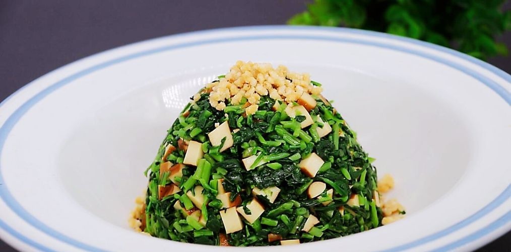 香油|马兰头是春天里的时令蔬菜,配上香干和香油,味道太香了