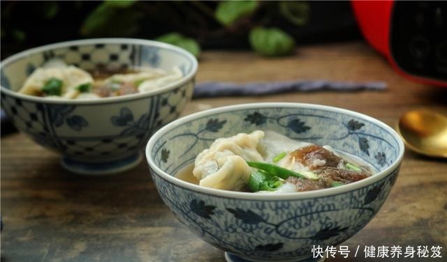  每次|秋天多给孩子做这馅的饺子，鲜美入味，每次煮一大锅，百吃不厌