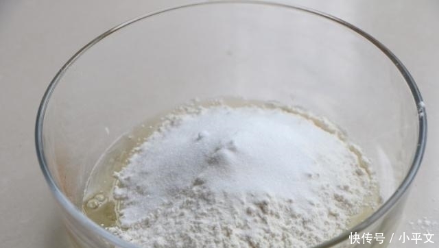 教程|酸奶松饼制作教程,不用烤箱,不用油不用水,蓬松又香软