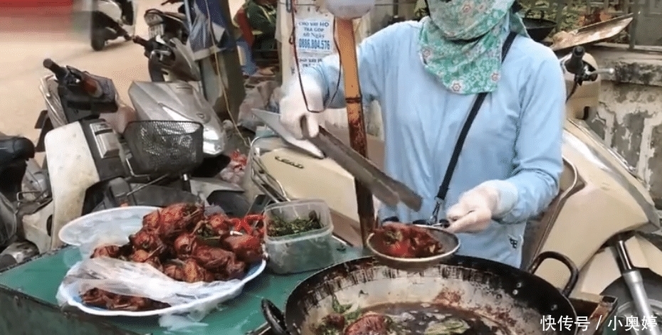 不多见|大姐路边卖“它”,15元一只,路人敢问不敢吃,顾客:不多见了!