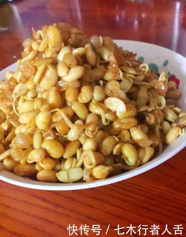 不易|白酒最怕的解药,不是浓茶?家家都有它却不注意,酒前吃不易醉