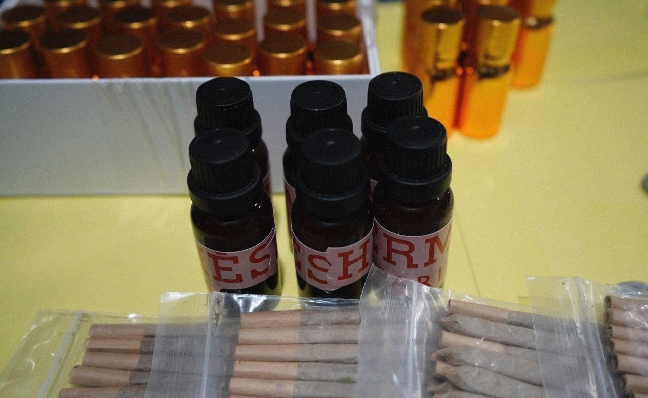 持枪|西港中资餐厅老板被逮捕：涉毒非法持枪和经验色情性服务