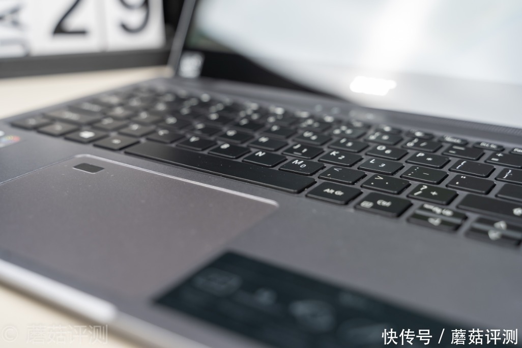  翻转|极致轻薄，自由翻转，细节出众、宏碁蜂鸟Spin 5百变2K轻薄本 评测