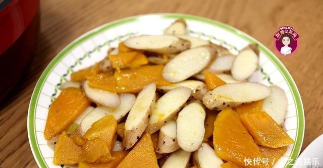 鲫鱼汤|高考生家的晚餐破天荒5菜1汤,最出彩儿的鲫鱼汤,像牛奶般浓白