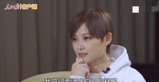 李宇春|李宇春《好声音》番位惹争议,唯一新人站C位,谢霆锋都在她旁边