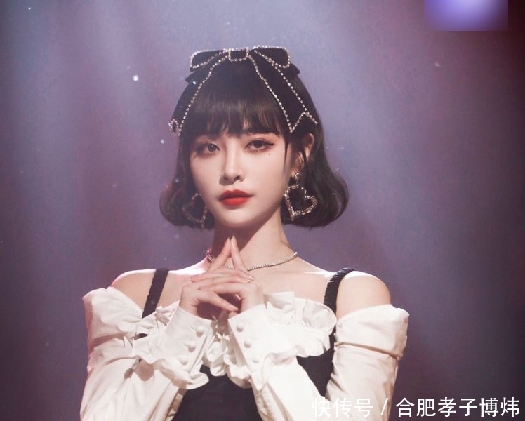 舞台|THE9表演《斯克芬斯》,金粉舞台太惊艳,舞台照更是大饱眼福