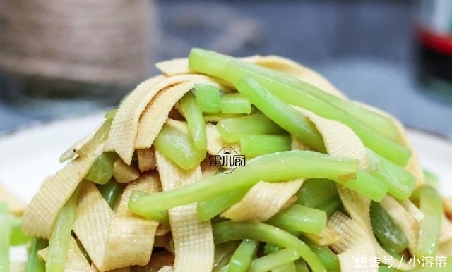 正好|这个菜含钙极高,儿童多吃对长牙很有帮助,现在吃正好!
