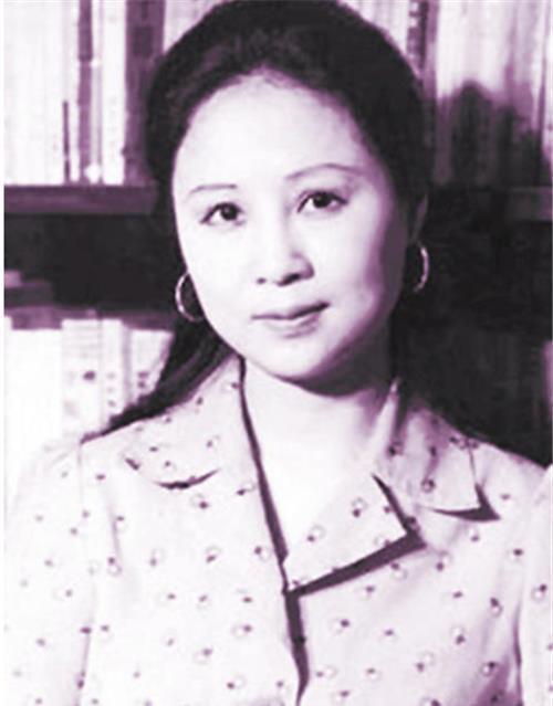 老师|师生恋意外怀孕,去检查发现是龙凤胎,大名鼎鼎的女儿险些被打掉