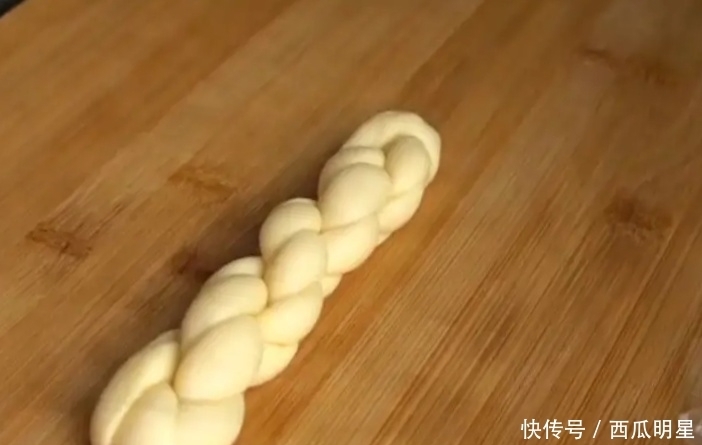 教你做|手把手教你做奶香麻花,简单无技巧,松软又拉丝,比面包还好吃