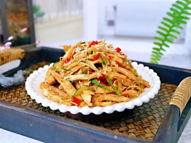  做法|鸡胸肉“夏天做法”，我家2天吃一次还不够，每次都光盘