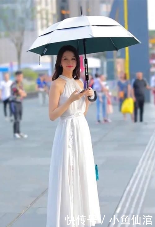 凉时尚的美感|街拍,美女白色裙装展示优雅女人味,雍容的气质与众不同