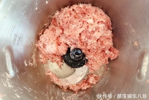 猪肉|黑猪肉卷心菜水饺