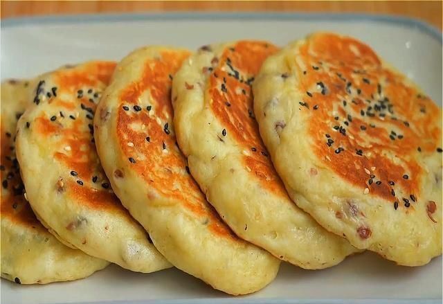 家常|入夏后,我家常做这面食,不揉面,不擀面,香甜松软有营养