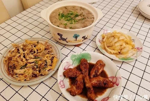 饭菜|闺蜜来家里做客,还自带下饭菜,难道我做的菜不香吗?你们瞧瞧