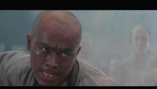  厨神|“鬼脚七”不拍功夫片演厨神，拿起道具咬了一口，结果赔了80万