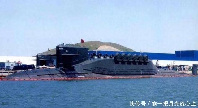 厉害!中国094核潜艇,潜深度超300米,导弹射
