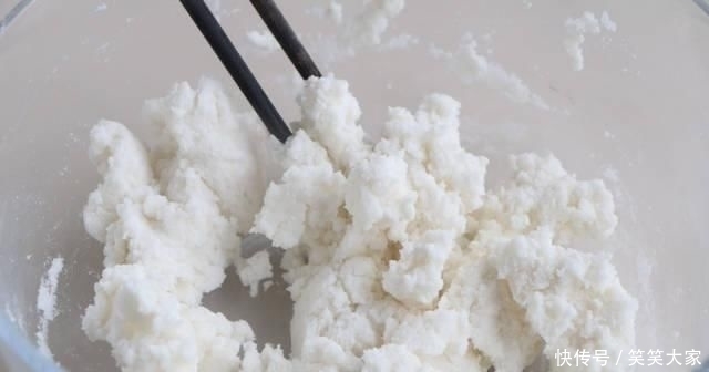 不用|大米别煮粥了,做成懒人早餐,外脆里软,不用发酵,搅一搅就出锅