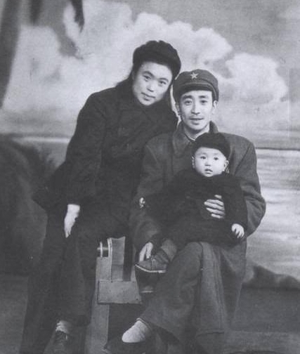 重用|被主席评价不可重用的江腾蛟，曾将许世友气回老家，晚年过得如何