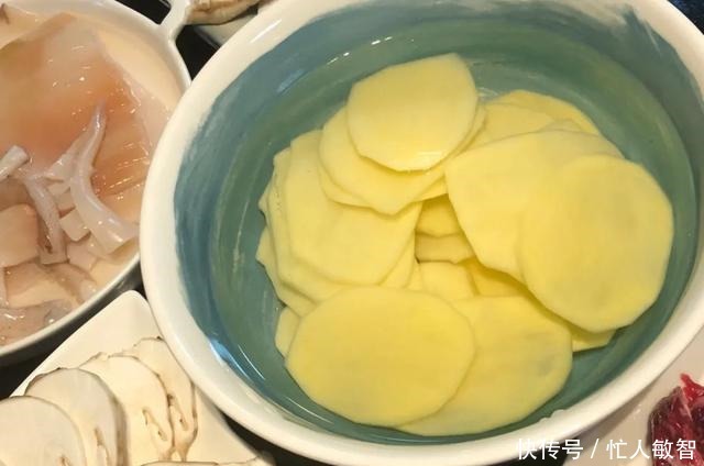 超过|这才是香格里拉松茸之王,每根都超过17厘米,黄油香煎太完美了