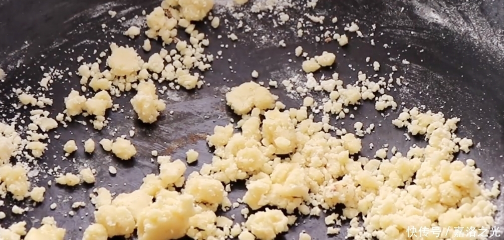 浓郁|奶油蘑菇汤,饭店几十元一份,教你自己做,奶香浓郁,家人特爱吃