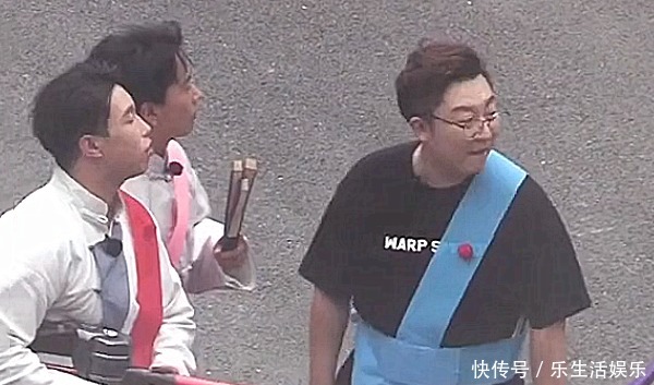  斗笑|《德云社斗笑社》路透，郭麒麟烧饼联手欺负孟鹤堂，看他摔倒后却变了样