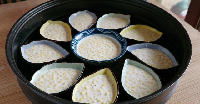 好吃|心心念念好久的绿豆糕，今天做了一大锅，上桌瞬间就扫光，真好吃