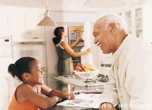 同学会|宝妈带5岁女儿参加同学会,结束后发现被踢出群,网友:咎由自取