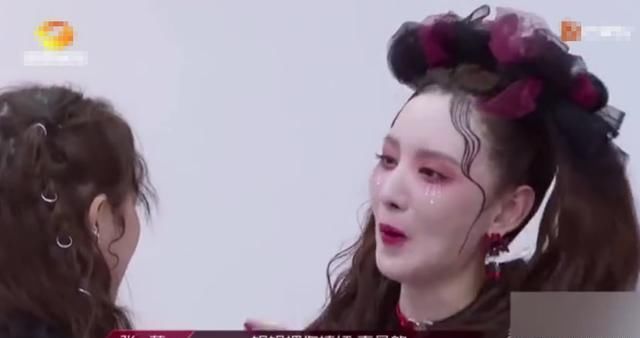  扇子|《乘风破浪的姐姐》三公结果公布，孟佳淘汰，金莎王霏霏泪洒现场