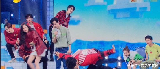  何炅|《快本》“第六人”有眉目，他总被何炅谢娜cue，长太帅不够搞笑