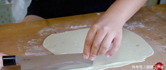 神奇|这个饼太神奇,轻轻一扯千丝万缕,脆的脆软的软,味道超棒