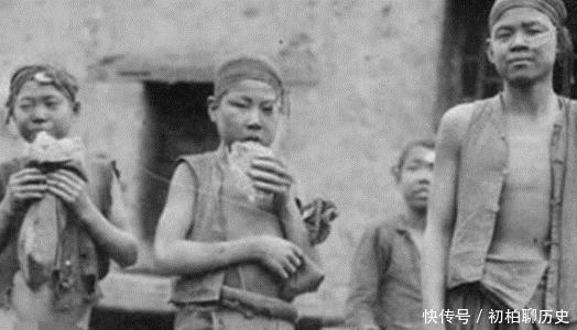 穷人|罕见清末老照片侧躺招客的青楼女子，衣不蔽体的穷人百姓