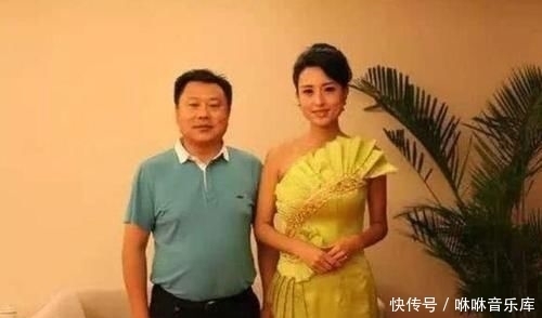 节目|她是央视主持人,丈夫比她大20岁,站一起像父女