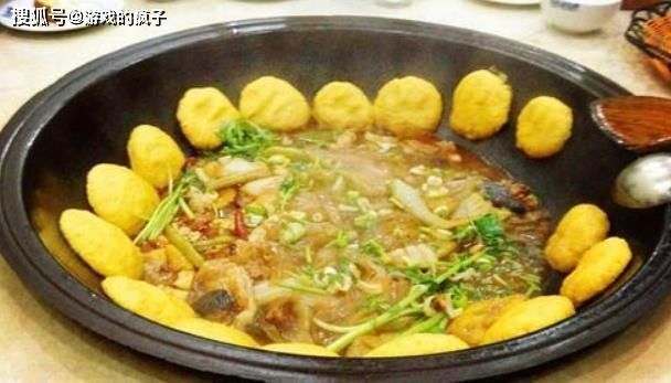 白酒|东北朋友请吃饭,三人只点一道菜,菜没吃完,白酒喝了3瓶,服气