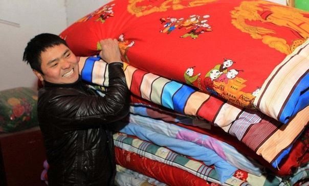 男孩|农村相亲,男孩有这3个毛病,别指望女孩会看上你,有钱也不好使